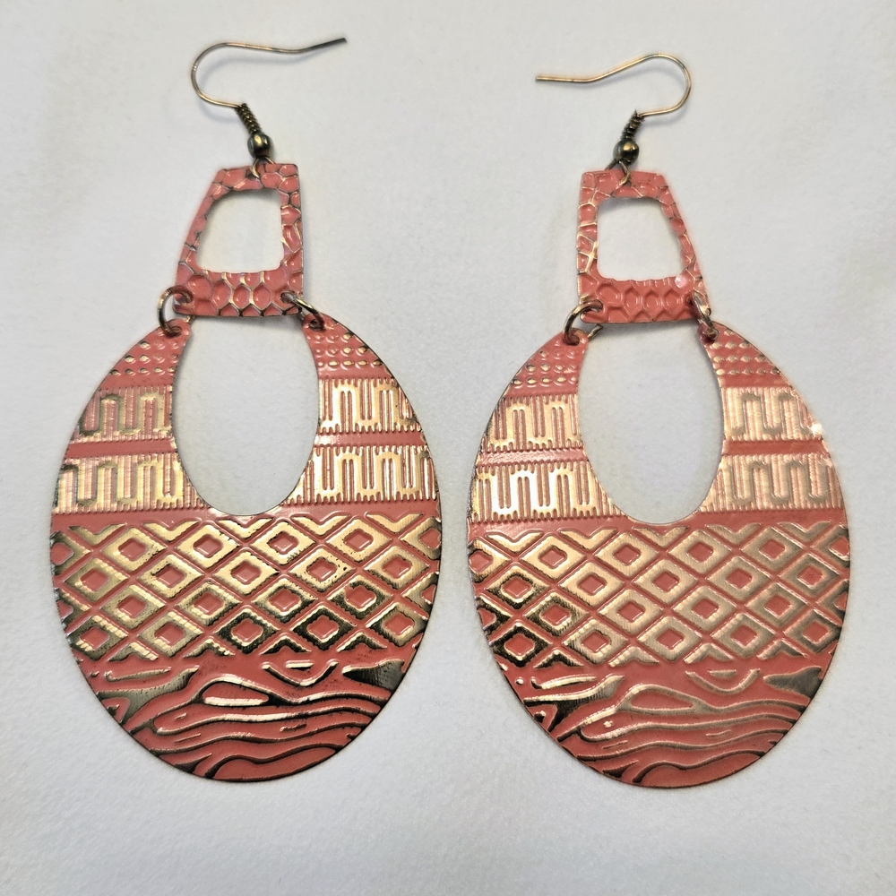 Vintage Goldtone Boho-Style Dangle Earrings With Coral Inlays.